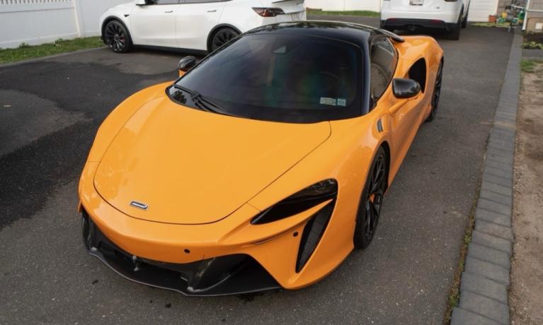 2023 McLaren Artura