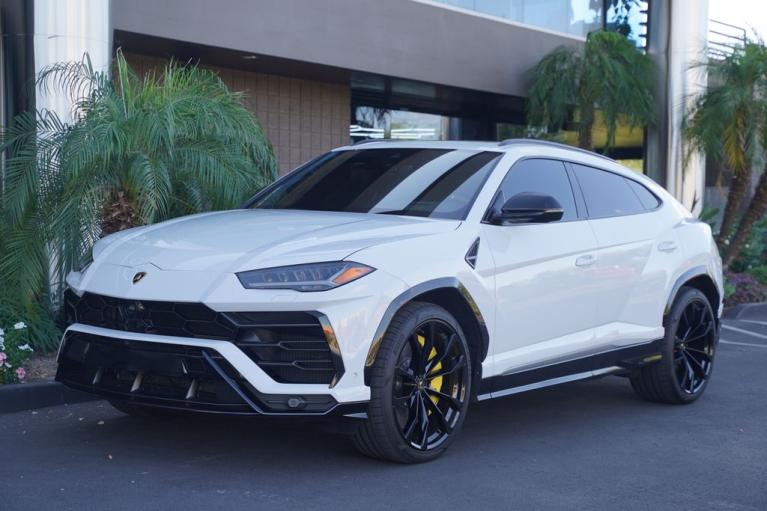2020 Lamborghini Urus 4.0 V8's photo