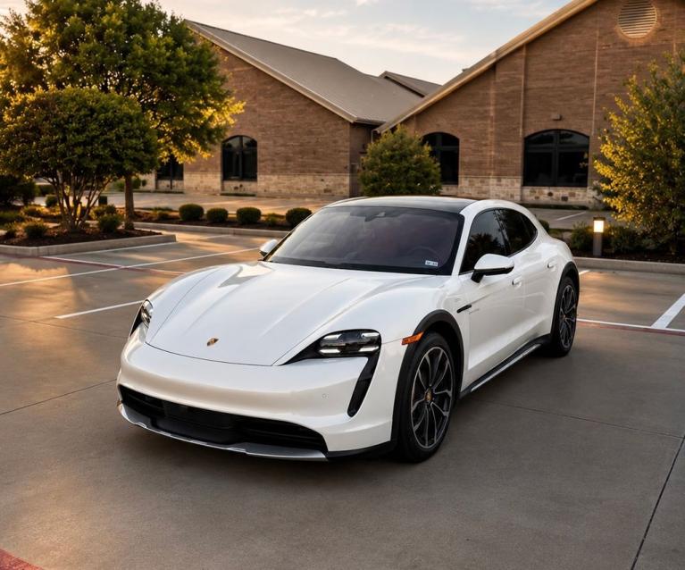 2024 Porsche Taycan 4S Cross Turismo's photo